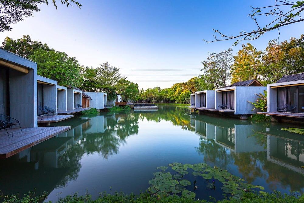 Into The Forest Resort Bangkok Exterior photo