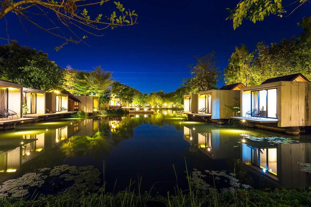 Into The Forest Resort Bangkok Exterior photo