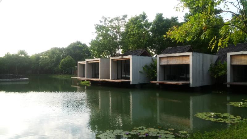 Into The Forest Resort Bangkok Exterior photo